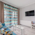 Cozy Apartment With Parking And Terrace In Krakow By Noclegi Renters